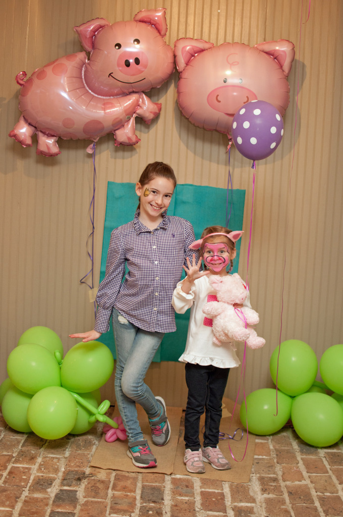 pig photo op area