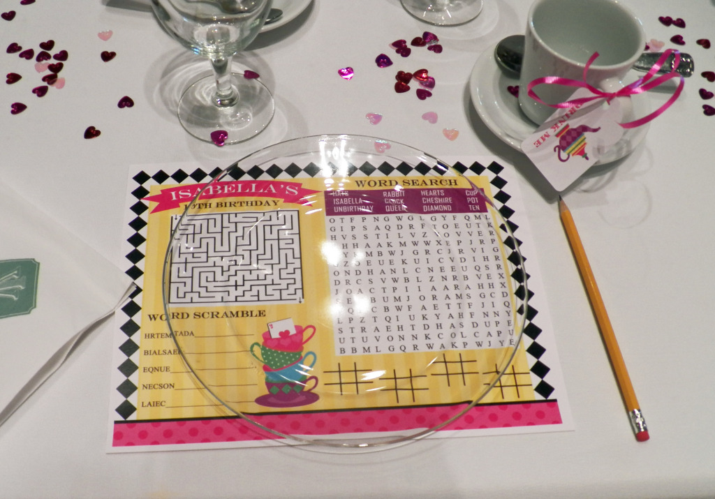 alice in wonderland place setting with placemat